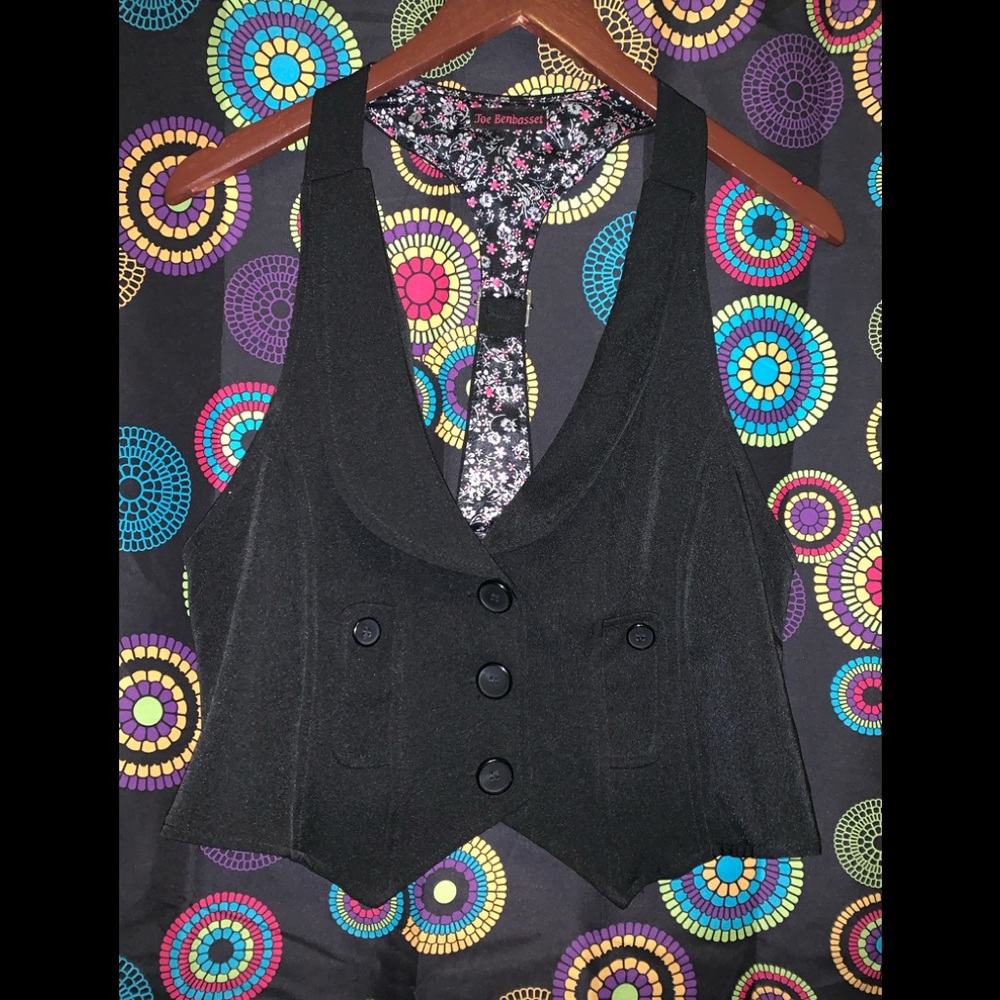 Short black dress vest